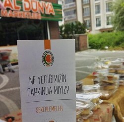 DARU’L HELAL MEDRESESİ PROJEMİZ İÇİN BEYLİKDÜZÜ HALAL DUNYA MARKETLERİ ÖNÜNDE HAYIR ÇARŞISI YAPTIK!